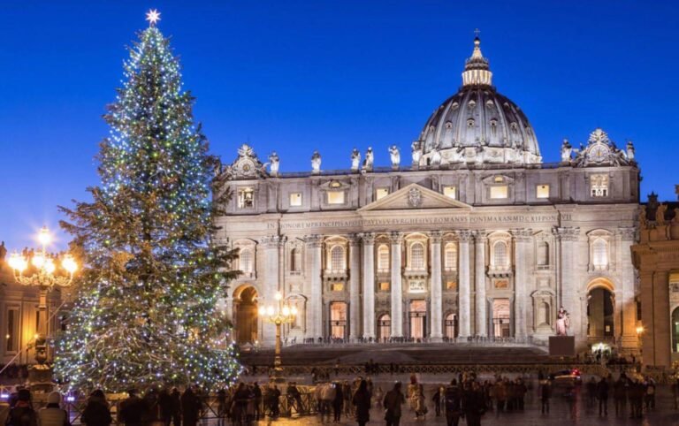 What's New In Italy magazine cover, December 2022 edition